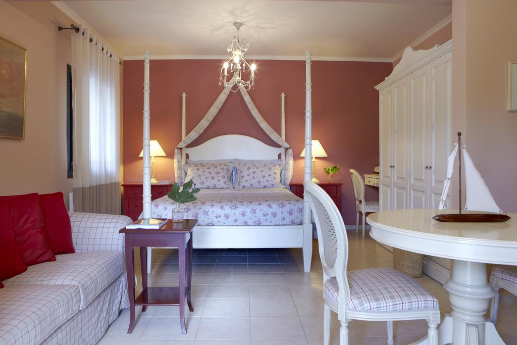 Avra Private Suites Lassi  Exterior foto
